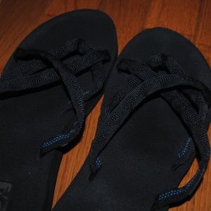 Teva Olowahu Sandals/Flip Flops